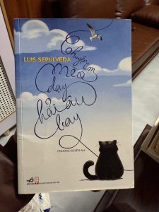 chuyện con mèo dạy hải âu bay, sách Luis Sepúlveda, sách thiếu nhi kinh điển, truyện ngụ ngôn hay, sách Nhã Nam, sách văn học nước ngoài, sách cũ giá tốt, sách truyền cảm hứng