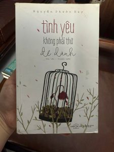 tình yêu không phải thứ để dành, nguyễn phước huy, sách tản văn tình yêu, truyện ngắn việt nam, sách chữa lành tình cảm, sách người trẻ việt