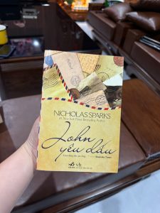 lá thư tình john yêu dấu, dear john sách, nicholas sparks, tiểu thuyết ngôn tình hay, sách tình yêu cảm động, truyện tình buồn, sách nhã nam, sách văn học nước ngoài