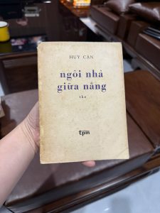 ngôi nhà giữa nắng, huy cận, thơ huy cận, sách thơ việt nam, sách văn học cũ, sách xưa, sách sưu tầm, thơ việt nam cổ điển