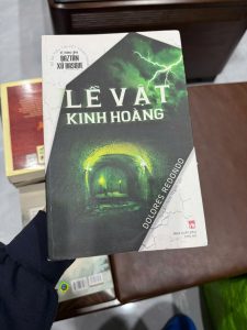 lễ vật kinh hoàng, dolores redondo, sách trinh thám, thriller tây ban nha, sách kinh dị trinh thám, baztan trilogy, sách hay nên đọc