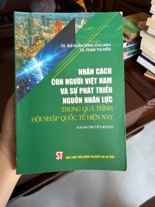 nhân cách con người Việt Nam, phát triển nguồn nhân lực, sách chuyên khảo, sách chính trị xã hội, sách nghiên cứu Việt Nam