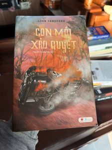con mồi xảo quyệt, sách trinh thám hay, truyện phá án mỹ, sách john sandford, tiểu thuyết hình sự hấp dẫn