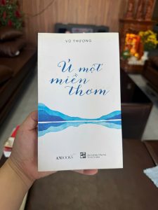 ủ một miền thơm, sách vũ thượng, sách tản văn hay, sách chữa lành việt nam, sách nhẹ nhàng dễ đọc, sách tâm lý thư giãn