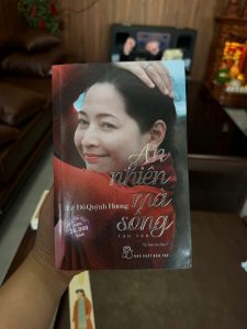 an nhiên mà sống, sách lê đỗ quỳnh hương, sách chữa lành hay, tản văn việt nam, sách tâm lý nhẹ nhàng, sách hay cho phụ nữ