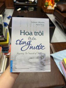 hoa trôi trên sóng nước, sách nguyên phong, sách chữa lành hay, sách thiền định, sách tâm linh nhật bản, sách phát triển nội tâm, sách nhẹ nhàng sâu sắc