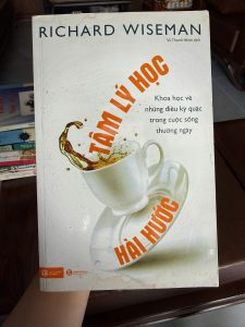 tâm lý học hài hước richard wiseman, sách tâm lý học hay, sách khoa học hành vi, sách phát triển bản thân dễ đọc, sách tâm lý học ứng dụng