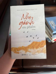 nhẹ gánh ưu phiền, sách chữa lành hay, sách sống an yên, sách phật giáo ứng dụng, sách giảm stress, sách phát triển bản thân nhẹ nhàng
