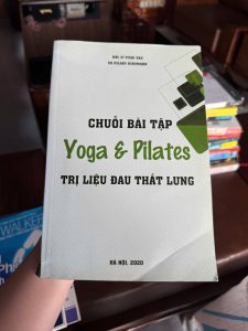 yoga trị đau lưng, pilates trị liệu, bài tập chữa đau thắt lưng, sách yoga cho người mới, phục hồi cột sống, bài tập yoga tại nhà, giảm đau lưng không cần thuốc