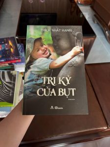 tri kỷ của bụt, sách thích nhất hạnh, sách phật giáo hay, sách thiền thích nhất hạnh, sách hiểu về đạo phật, sách phát triển tâm thức, sách chữa lành tâm hồn, sách sống chậm