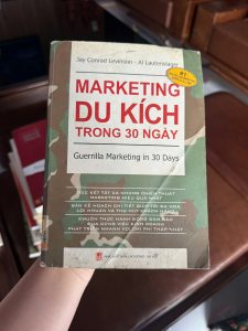 marketing du kích trong 30 ngày, guerrilla marketing in 30 days, sách marketing hay, sách kinh doanh thực chiến, sách marketing cho người mới, sách tăng doanh thu, sách bán hàng hiệu quả, sách chiến lược marketing