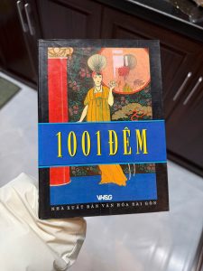 1001 đêm, nghìn lẻ một đêm, sách văn học kinh điển, sách truyện cổ tích phương đông, sách aladdin alibaba, sách huyền thoại trung đông, sách bìa cứng cổ điển, sách cũ giá tốt, sách sưu tầm văn học