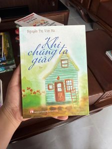 khi chúng ta già, nguyễn thị việt hà, sách thơ hay, thơ chữa lành, sách tình yêu nhẹ nhàng, sách văn học việt nam