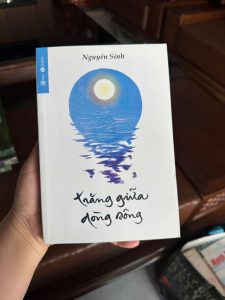 trăng giữa dòng sông, sách trăng giữa dòng sông, sách phật giáo chữa lành, sách thiền việt nam, sách sống an nhiên, sách tâm linh, sách thầy thích chân pháp diệu, sách bình an nội tâm