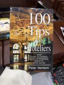 100 Tips for Hoteliers, sách quản lý khách sạn, hotel management book, sách hospitality, sách du lịch khách sạn tiếng Anh, sách kinh doanh khách sạn