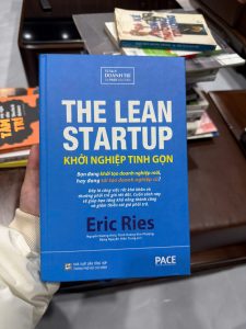 The Lean Startup, khởi nghiệp tinh gọn, Eric Ries, sách startup, sách kinh doanh, sách khởi nghiệp, xây dựng doanh nghiệp, phát triển sản phẩm, sách kinh tế hay