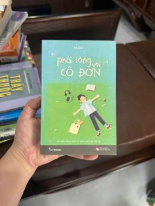 phải lòng với cô đơn, kulzsc, sách chữa lành, sách tâm lý nhẹ nhàng, tản văn tuổi trẻ, sách dành cho người cô đơn, sách self help việt nam