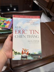 khi đức tin chiến thắng, sách truyền cảm hứng, sách tâm linh, câu chuyện có thật, sách về sự sống và cái chết, sách chữa lành, sách niềm tin cuộc sống