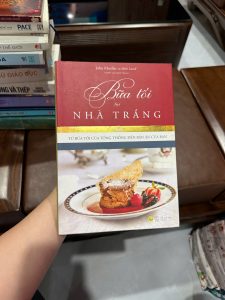 Bữa tối tại Nhà Trắng, sách nấu ăn cao cấp, sách dạy nấu ăn châu Âu, sách ẩm thực Nhà Trắng, cookbook nổi tiếng, sách nấu ăn đẹp, sách công thức món Âu, John Moeller