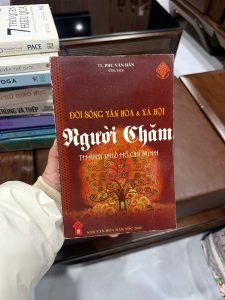 Người Chăm TP.HCM, sách văn hóa Chăm, đời sống người Chăm Việt Nam, sách nghiên cứu văn hóa xã hội, sách dân tộc học Việt Nam, văn hóa Chăm Sài Gòn, sách Phú Văn Hẳn