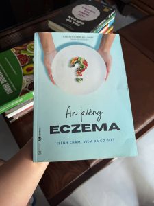 ăn kiêng eczema, sách viêm da cơ địa, sách chữa eczema bằng dinh dưỡng, sách chăm sóc da từ bên trong, sách karen fischer, sách chữa lành cơ thể, sách ăn uống cho người dị ứng da, sách sức khỏe da liễu, eczema diet book