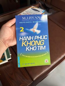 hạnh phúc không khó tìm 2, happiness makeover, sách chữa lành tâm lý, sách sống tích cực, sách giảm stress, sách phát triển bản thân, sách hay nên đọc mỗi ngày