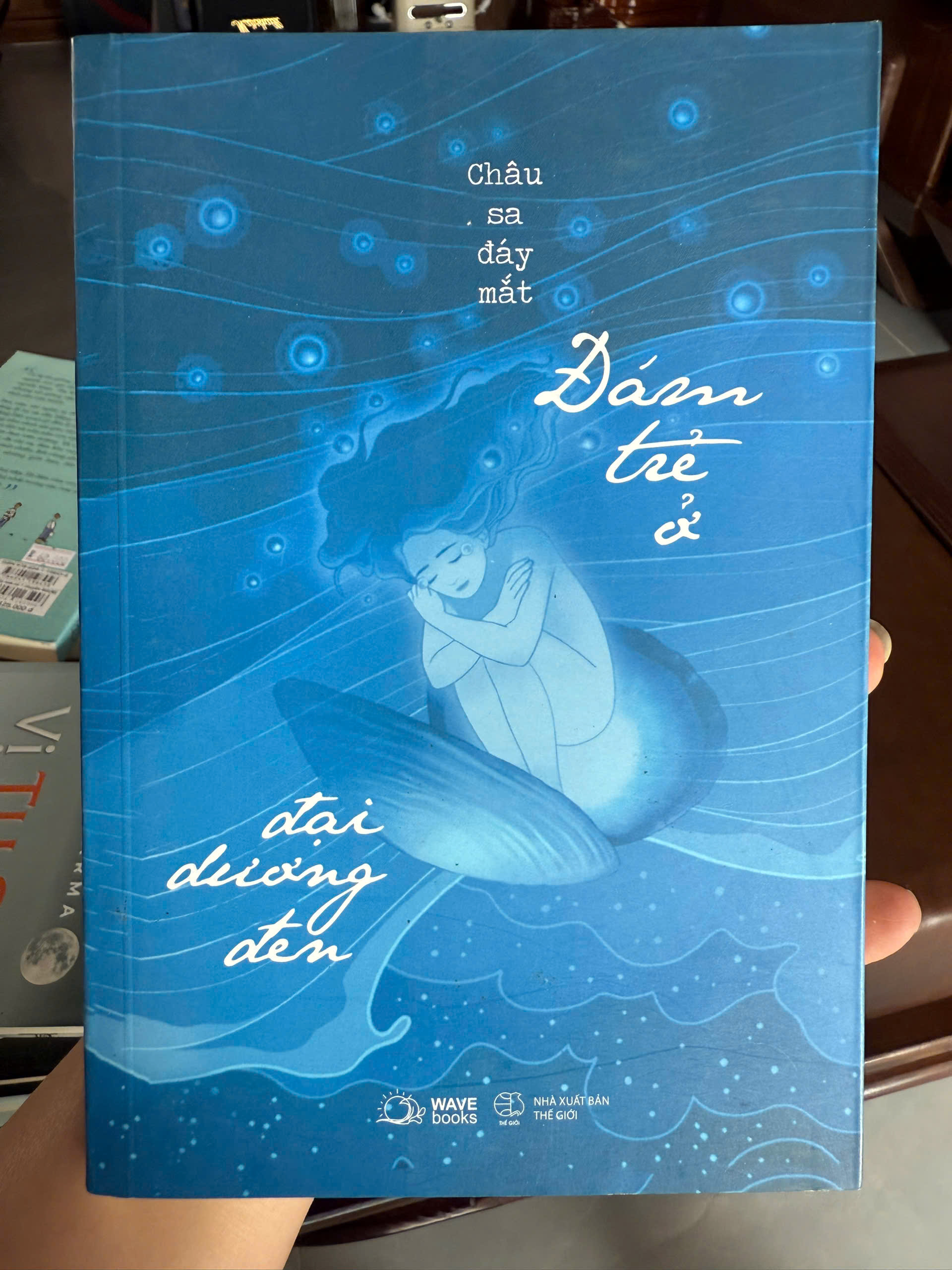 z7629372039801_e74ad253d29367cc609cf917fe021b25 đám trẻ ở đại dương đen, sách chữa lành, sách tâm lý tình cảm, sách buồn, sách cho người cô đơn, sách hay cho tuổi trẻ