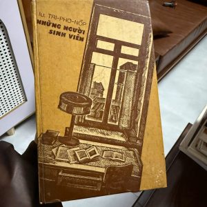 những người sinh viên trifonov, sách văn học nga, sách liên xô cũ, sách xưa bao cấp, tiểu thuyết nga kinh điển, sách cũ hiếm, sách văn học nước ngoài, sách sưu tầm