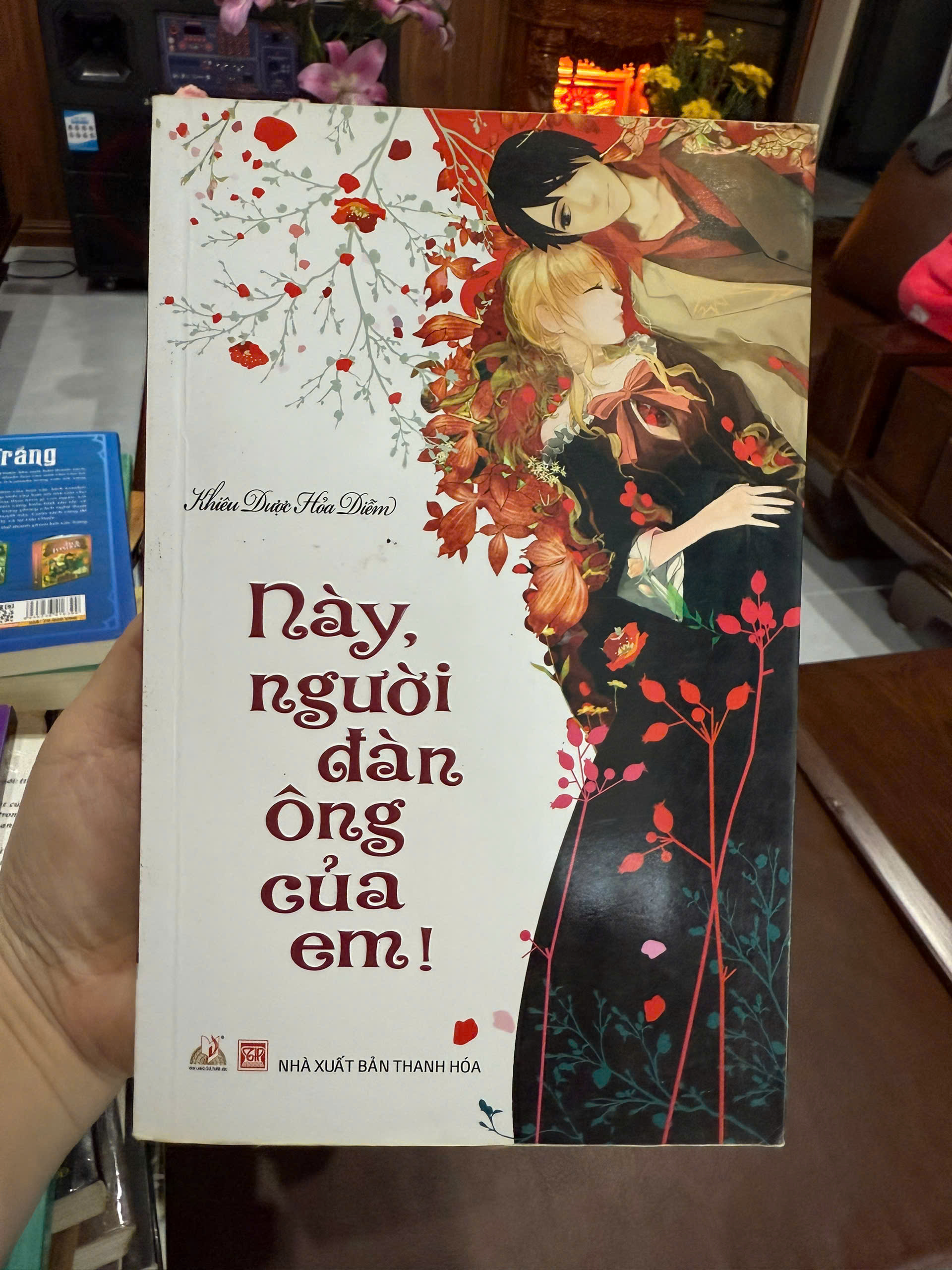 z7640474263340_c7aaf897ca11c9b2ae345476548cc44b này người đàn ông của em, khiếu dược hoa điền, truyện ngôn tình, sách ngôn tình cũ, tiểu thuyết tình cảm trung quốc, sách văn lang, sách ngôn tình giá rẻ, truyện tình cảm hay